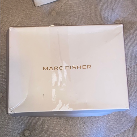 Marc Fisher Women's White Heels - Picture 12 of 12